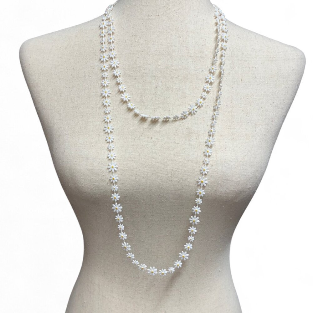 Vintage Sarah Coventry White 60" Daisy Flower Chain Necklace Hippie Boho